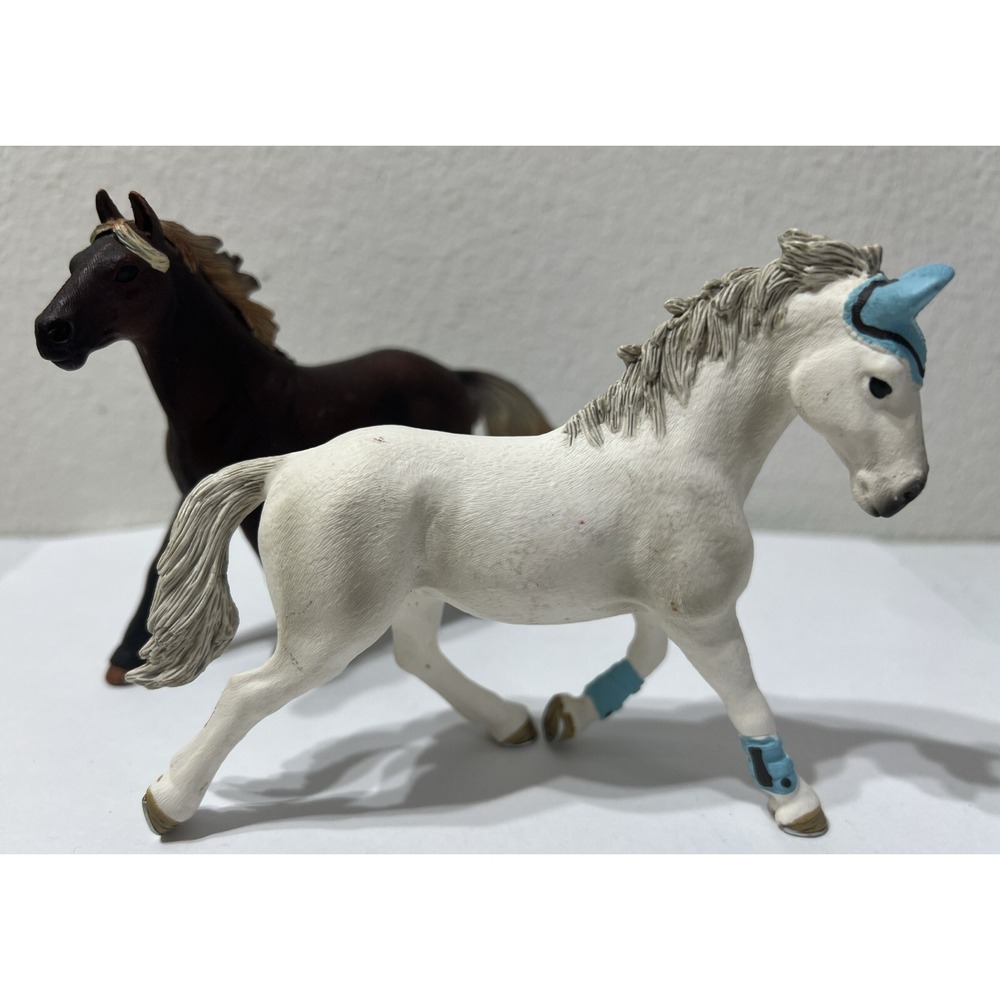 Schleich Am Limes 69 Horse LOT White D-73527  2013 & Brown D-73527 2015